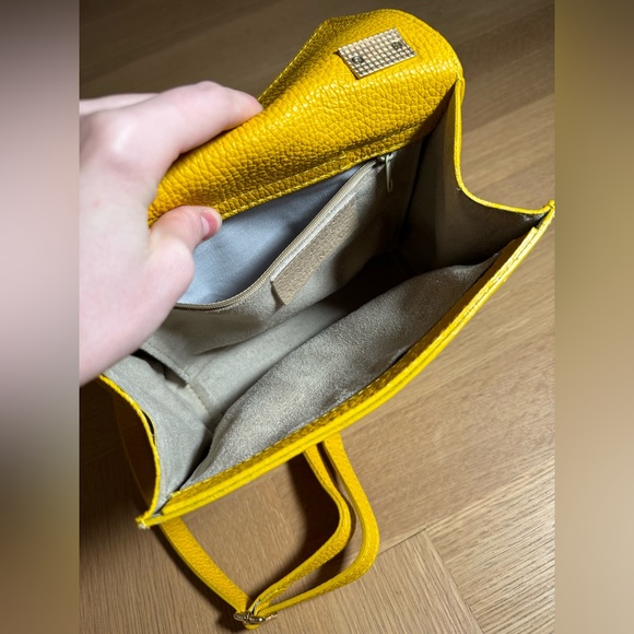 Yellow Italian leather purse/crossbody bag - Picture 4 of 6